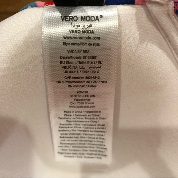 Vero Moda NWT Daisy bikini.  Large Top.  Medium Tanga bottom - Picture 4 of 15